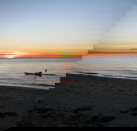 Barefoot Beach Stays - Lightning Ridge Tourism