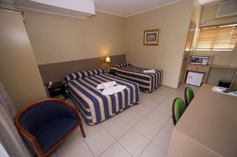 Bella Vista Motel Kariong - Lightning Ridge Tourism 0