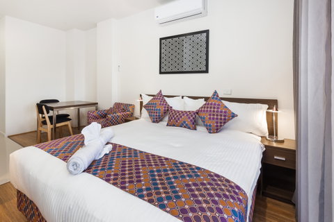City Edge Dandenong Apartment Hotel - Lightning Ridge Tourism 1