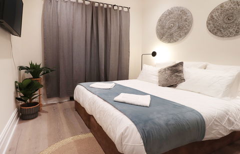 Davcorp Cityscape Executive Apartment - Lightning Ridge Tourism 1