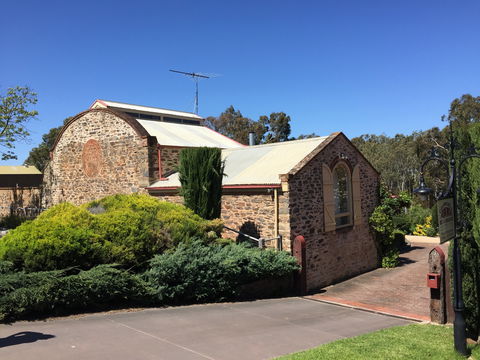 Gasworks Cottages Strathalbyn - Lightning Ridge Tourism 1