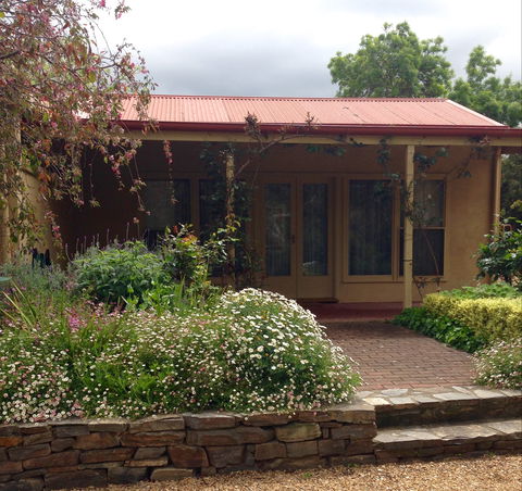 Gasworks Cottages Strathalbyn - Lightning Ridge Tourism 2