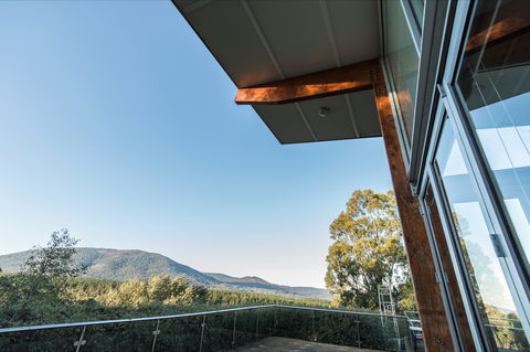 Macedon Ranges Hotel & Spa - Lightning Ridge Tourism 2