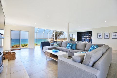 Neptune  Absolute Beachfront - Lightning Ridge Tourism 0