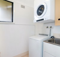 Newcastle Short Stay Apartments - Flagstaff Apartment - Lightning Ridge Tourism