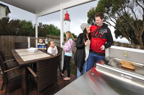 NRMA Portland Bay Holiday Park - Lightning Ridge Tourism 1