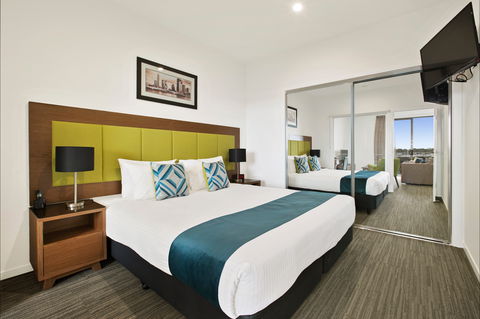 Quest Chermside On Playfield - Lightning Ridge Tourism 2