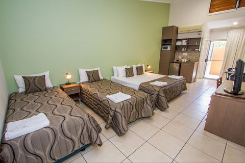 Sandcastles 1770 Motel And Resort - Lightning Ridge Tourism 1