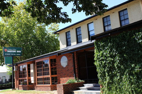 Seaton Arms Motor Inn - Lightning Ridge Tourism 1
