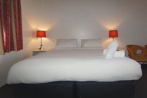 Seaton Arms Motor Inn - Lightning Ridge Tourism 2