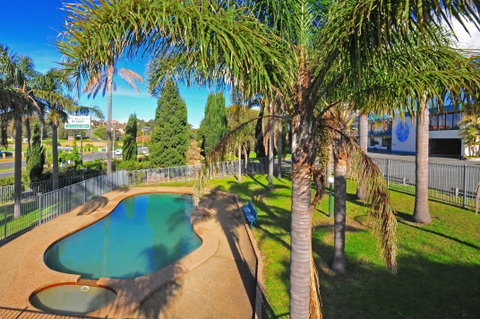 Shellharbour Resort - Lightning Ridge Tourism 1
