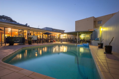 Sydney Beachouse YHA - Collaroy - Lightning Ridge Tourism 0