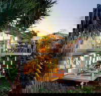 The Retreat Beach Houses - Lightning Ridge Tourism