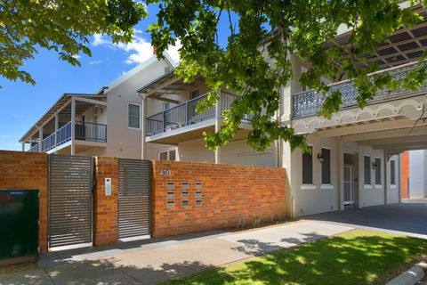 The Waterstreet Apartment - Lightning Ridge Tourism 0