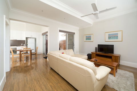 The Waterstreet Apartment - Lightning Ridge Tourism 2