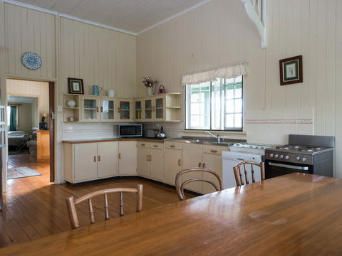 Vineyard Cottage - Lightning Ridge Tourism 2