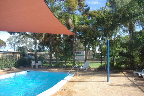Acclaim Prospector Holiday Park - Lightning Ridge Tourism 0