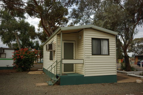 Acclaim Prospector Holiday Park - Lightning Ridge Tourism 1