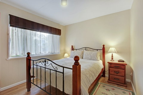 Akora Flats - Lightning Ridge Tourism 1