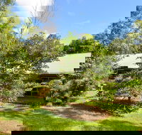 Bushland Cottages and Lodge Yungaburra - Lightning Ridge Tourism