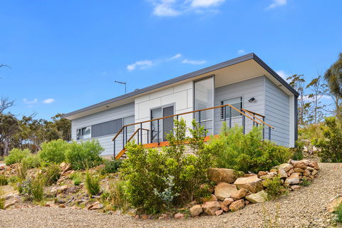 Chill Tasmania - Lightning Ridge Tourism 2