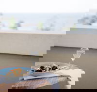 Coogee Bay Hotel - Lightning Ridge Tourism