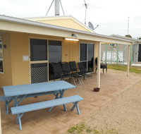Dot n Pats - Lightning Ridge Tourism