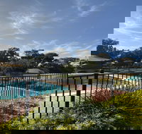 Elliston Caravan Park - Lightning Ridge Tourism