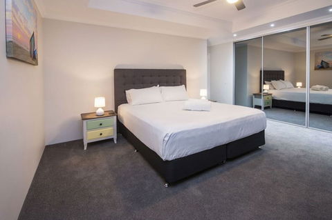 Fairway Lakeside - Lightning Ridge Tourism 1