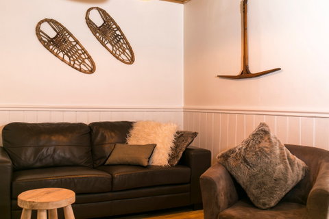 Feathertop Alpine Lodge - Lightning Ridge Tourism 1