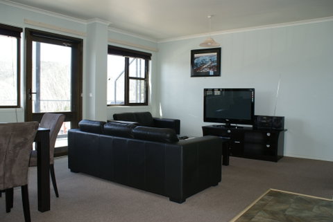 Gebi's Apartments - Lightning Ridge Tourism 0