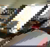 Grand Country Lodge - Lightning Ridge Tourism