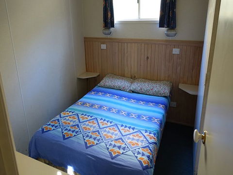 Grove Creek Cabins - Lightning Ridge Tourism 2