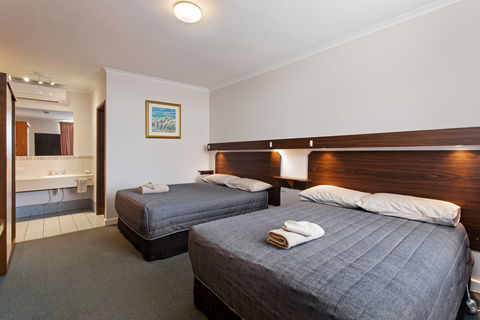 Maffra Motor Inn - Lightning Ridge Tourism 1