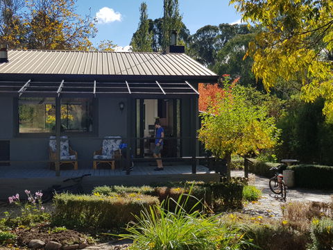 Mountain River House - Lightning Ridge Tourism 0