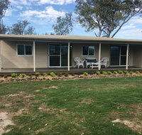 Nerrigundah Cabins - Lightning Ridge Tourism