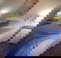 Poets On Mertin - Lightning Ridge Tourism