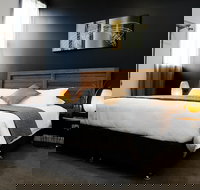 Revive Central Apartments - Lightning Ridge Tourism