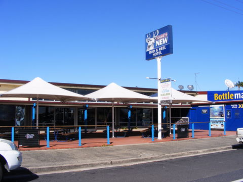 Rod N Reel Hotel Woodburn - Lightning Ridge Tourism 0