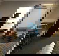 Roydons Motor Inn - Lightning Ridge Tourism