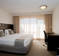St Ives Apartments - Lightning Ridge Tourism