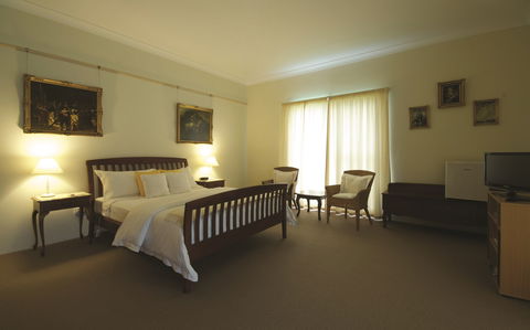 Yarrahapinni Homestead - Lightning Ridge Tourism 1