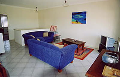 A Beachfront Villa Rockingham - Lightning Ridge Tourism 2