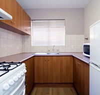 Burswood Lodge - Lightning Ridge Tourism