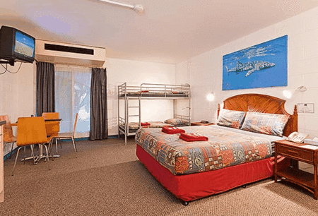 Best Western Seabreeze Resort - Lightning Ridge Tourism 3