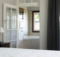Caves House Hotel - Lightning Ridge Tourism