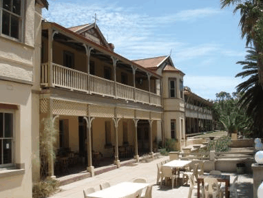Priory Resort Hotel - Lightning Ridge Tourism
