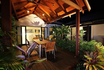The Pearle Of Cable Beach - Lightning Ridge Tourism 3