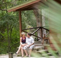 Hungry Head Cabins - Lightning Ridge Tourism