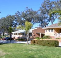 Commercial Golf Resort - Lightning Ridge Tourism